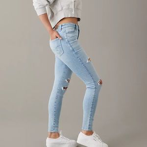 American Eagle Distressed Cropped Jegging